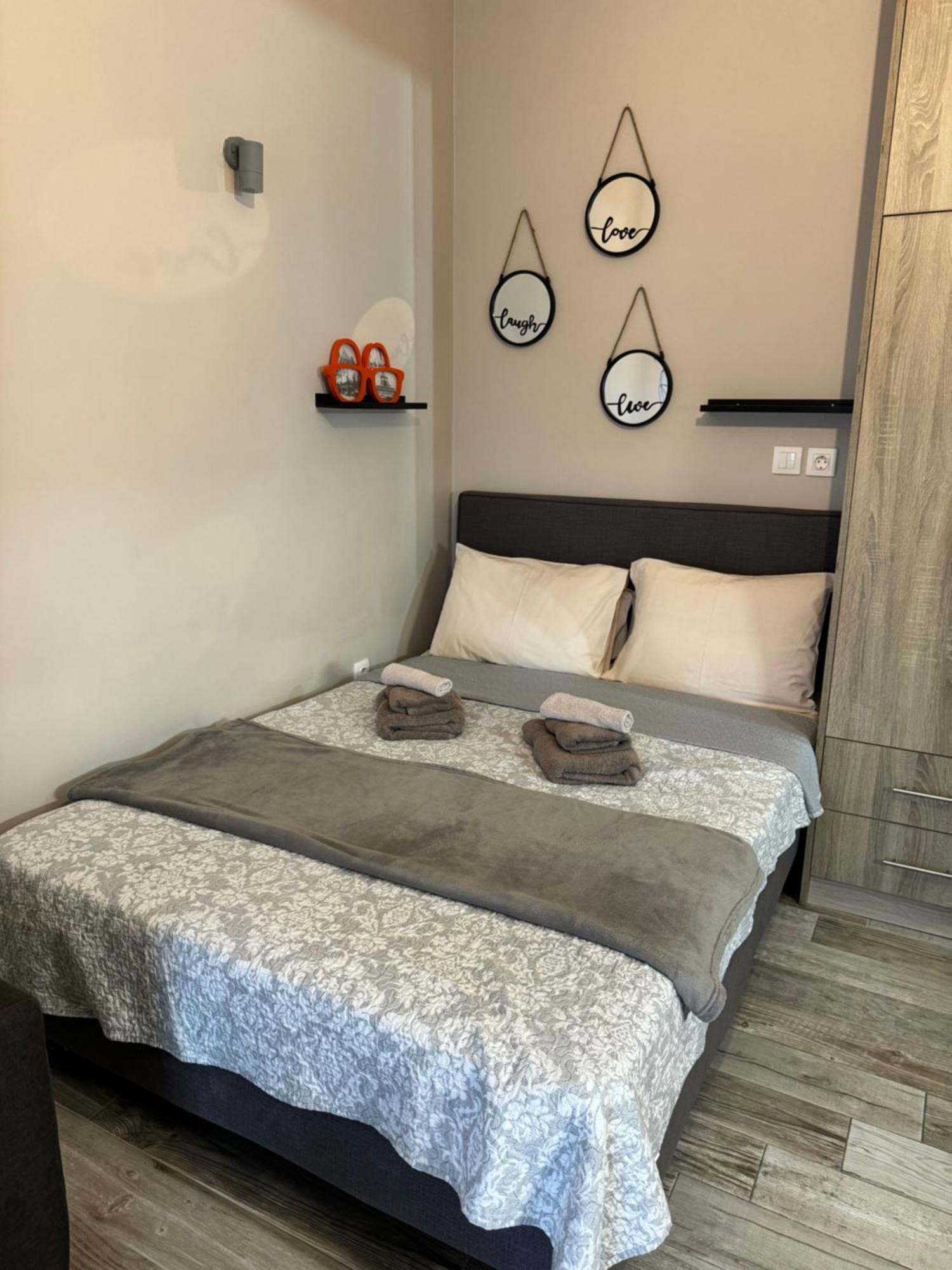 Panos' Studio Myrina Bagian luar foto